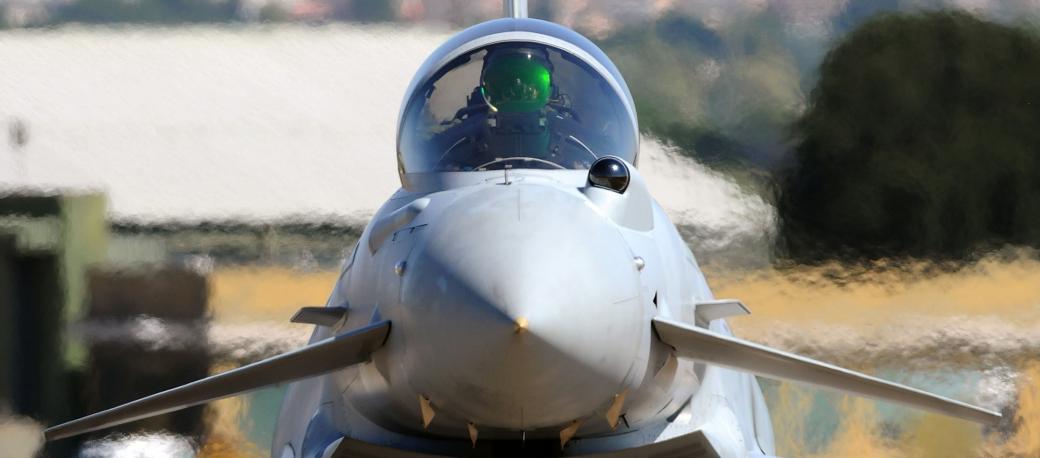 Excelitas开发并制造了Eurofighter Typhoon计划的头顶展示