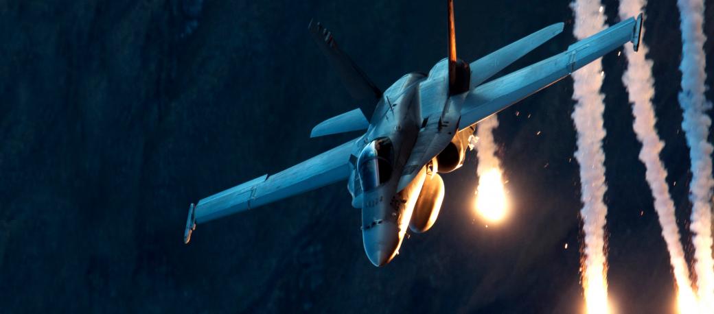 麦克唐纳·道格拉斯（McDonnell Douglas）F/A-18大黄蜂为导弹防御和逃避部署