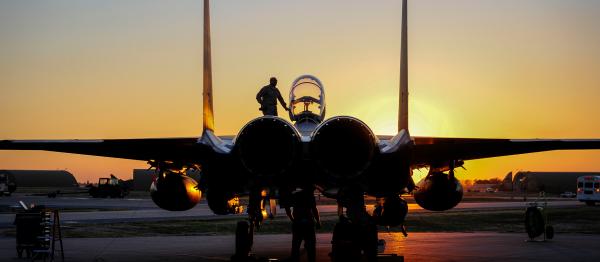 Excelitas提供电源的电子设备和传感器技术的F-15鹰式战斗机