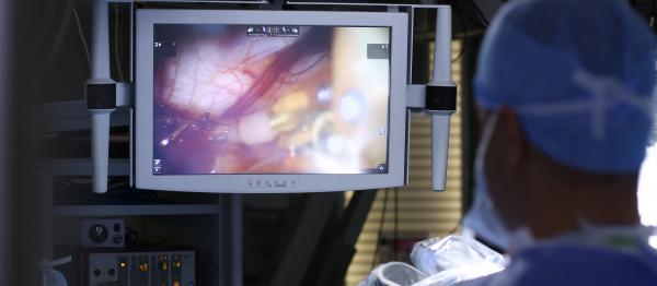 Excelitas提供全范围的照明，光学和检测技术，可以很容易地集成光子交钥匙解决方案为您的外科成像和可视化系统
