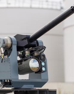 Drohnenabwehrsystem (Skywall 300冯透空式工程)montierte PanthIR-Kamera冯Excelitas